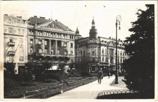 Kolozsvár, Cluj; Mátyás király tér, Jakob üzlete  / square, shops (fl)