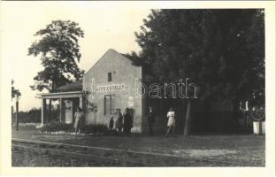 Uzovicstelep (Izsák), vasútállomás. photo