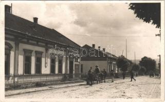 Nagyberezna, Velykyi Bereznyi, Velky Berezny; Fő utca, Gyógyszertár. Moskovits Izidor kiadása / main street, pharmacy (fl)