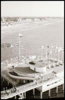 Vegyes témájú fotónegatívok negatívtartó tasakokban