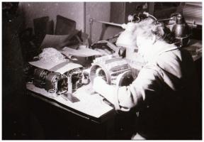 Vegyes témájú fotónegatívok negatívtartó tasakokban