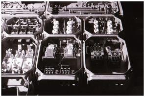 Vegyes témájú fotónegatívok negatívtartó tasakokban