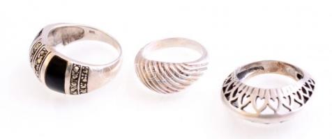 Ezüst(Ag) gyűrű, 3 db + kígyó nyaklánc, medállal, jelzettek, bruttó: 28,46 g