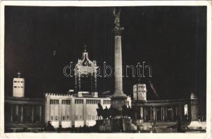 1938 Budapest XXXIV. Nemzetközi Eucharisztikus Kongresszus. A főoltár Dr. Lechner Jenő műépítész alkotása / 34th International Eucharistic Congress / XXXIV Congress Eucharistic Internat (EB)