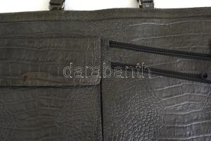 Régi táska, kopásokkal, 27x40 cm