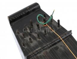 Régi fa citera, felhúrozva. 74 cm