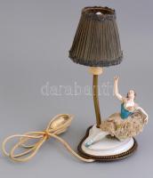 Volkstedti porcelán-réz táncosnő asztali lámpa, kézzel festett, jelzett, sérülésekkel, nem kipróbált, m: 28,5 cm