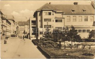 1952 Besztercebánya, Banská Bystrica; Masarykova ul. / Masaryk utca, automobil / street view, automobile (EK)