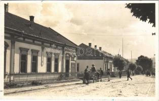 Nagyberezna, Velykyi Bereznyi, Velky Berezny; Fő utca, Gyógyszertár. Mérai Jánosné kiadása / main street, pharmacy (fl)