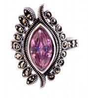 Ezüst(Ag) gyűrű, rózsaszín kővel, jelzett, méret: 55, bruttó: 5,2 g