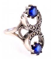Ezüst(Ag) dupla holdas gyűrű, kék kővel, jelzett, méret: 55, bruttó: 4,49 g