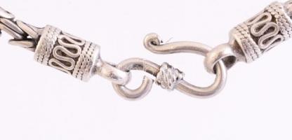 Ezüst(Ag) masszív karkötő, jelzett, h: 19 cm, nettó: 20,54 g