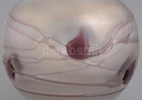 Irizáló üveg váza, lila díszítéssel, kis kopásnyomokkal, m: 13,5 cm