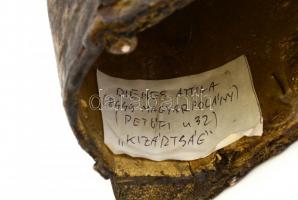 Diénes (Dienes) Attila (1942-): "Kizártság" (1980-as évek). Bronz szobor, címkén jelzett. ...