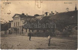1910 Zombor, Sombor; Színház tér, Városi színház. Kaufmann B. kiadása / theatre, street view (fa)