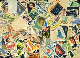 300 db vegyes magyar és külföldi gyufacimke