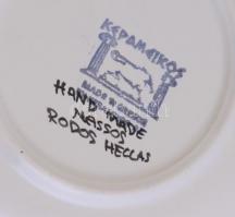 Kerámia fali tál, kézzel festett, jelzett, kis kopásnyomokkal, d: 18 cm