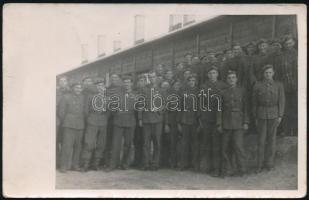 1943 Felsőbánya, Baia Sprie; Honvéd repülő laktanya, 2. század III. szakasz / WWII military air force barrack with pilots. photo (14×9 cm)