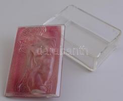 Rózsaszín fedelű, akt motívumú üvegdoboz, csorbákkal, 6x14x10 cm