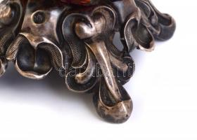 Ezüst (Ag) antik talpú üveg kínáló, jelzett, kopásokkal, repedéssel, lepattanással, bruttó: 309 g, 1...