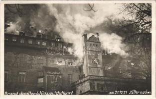 Stuttgart, Brand des alten Schlosses am 21.12. 1931 2 Uhr nachm. / fire in the old castle. O. Eisenschink Photo-Werkstätte
