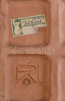 Pál Ferenc (1914-2008): Legelés. Kerámia faldísz, festett, jelzett, lepattanással, 23×27 cm