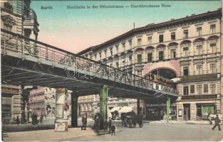 Berlin, Hochbahn in der Bülowstrasse, Durchbrochenes Haus / elevated railway, shops
