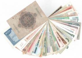 Vegyes 50db-os bankjegy tétel, közte több olasz darab, egy szükségpénz valamint Kína 1940. 5Y "...