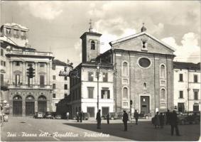 1957 Jesi, Iesi; Piazza della Repubblica, Particolare / square, automobiles (EK)