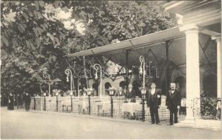 1915 Brassó, Kronstadt, Brasov; Schuster sétatéri étterme, terasz pincérekkel. Adler & Sohn / Promenade Restaurant Schuster, terrace, waiters (EK)