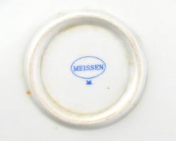 Meisseni porcelán salátás tál. Matricás, jelzett, kisebb kopásokkal. 23x23 cm