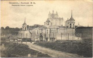 Smolensk, gate and church, shop (EK)
