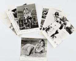 7 db nőket ábrázoló MTI sajtófotó, 27×18,5 cm