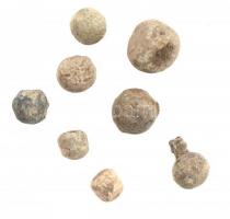 8 db antik, feltehetően XVIII. sz. elöltöltős muskéta golyó