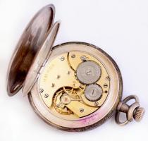 Omega zsebóra. Jelzett, működőképes, fém tokkal, sérült számlappal d:50 mm