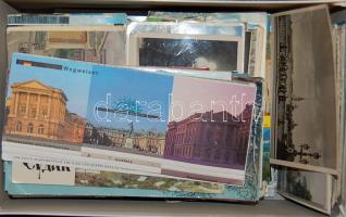 1920-2000 kb 500 db külföldi képeslap, benne érdekes és egzotikus országok is (pl. Mongólia) + 10 db gyűjtő füzet