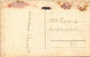 1928 Marosvécs, Wetsch, Brancovenesti; utca részlet, férfi kerékpárral / street view, man with bicyc...