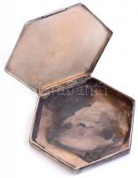 Ezüst (Ag) rombusz alakú cigaretta tárca. jn.  88,84 g, 9x10 cm