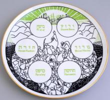 Haaman izraeli illusztrált porcelán széder tál, héber és angol felirattal, matricás, jelzett, apró kopásnyomokkal, d. 28 cm