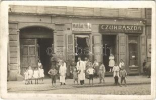 Temesvár, Timisoara; Maszalits L. kötélgyártó üzlete, Antonovits Szilárd cukrászdája / ropemakers shop, confectionery. J. Drerar photo (fa)