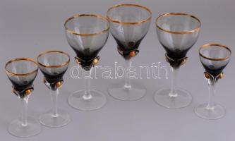 3+3 db talpas üveg pohár, kis kopásnyomokkal, m: 11,5 és 15,5 cm