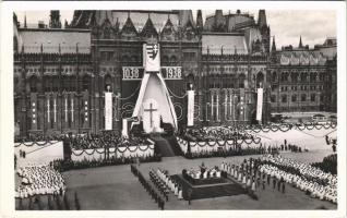 1938 Budapest V. Országház, Parlament, magyar címer. Szent István Jubileumi Év 1038-1938