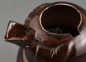 Barna kerámia bortartó, kis lepattanásokkal, tetején gyári repedéssel, m: 35,5 cm