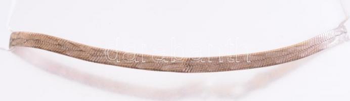Ezüst(Ag) lapos kígyó karkötő, jelzett, h: 18 cm, nettó: 2,9 g