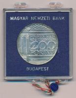 1977. 200Ft Ag "Nemzeti Múzeum" eredeti, plombált MNB tokban, tok kissé sérült T:BU kis pa...