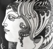 Hollóházi Szász Endre által tervezett mintával díszített porcelán váza, matricás, jelzett, apró kopá...