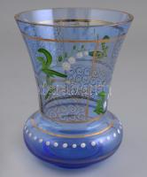 Kék üveg váza, kézzel festett, kopásnyomokkal, egészen apró csorbákkal, m: 13 cm, d: 9,5 cm