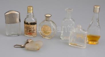 7 db különböző mini parfümös üveg, néhányon kopott címkével (Nina Ricci Paris, Kölnisch Wasser)