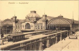 Dresden, Hauptbahnhof / railway station, tram