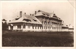 1940 Csíkszereda, Mercurea Ciuc; M. kir. földműves iskola. Vákár kiadása / Scoala de agricultura / farmer school (EB)